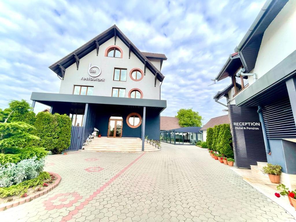Hotel Bliss سيبيو المظهر الخارجي الصورة