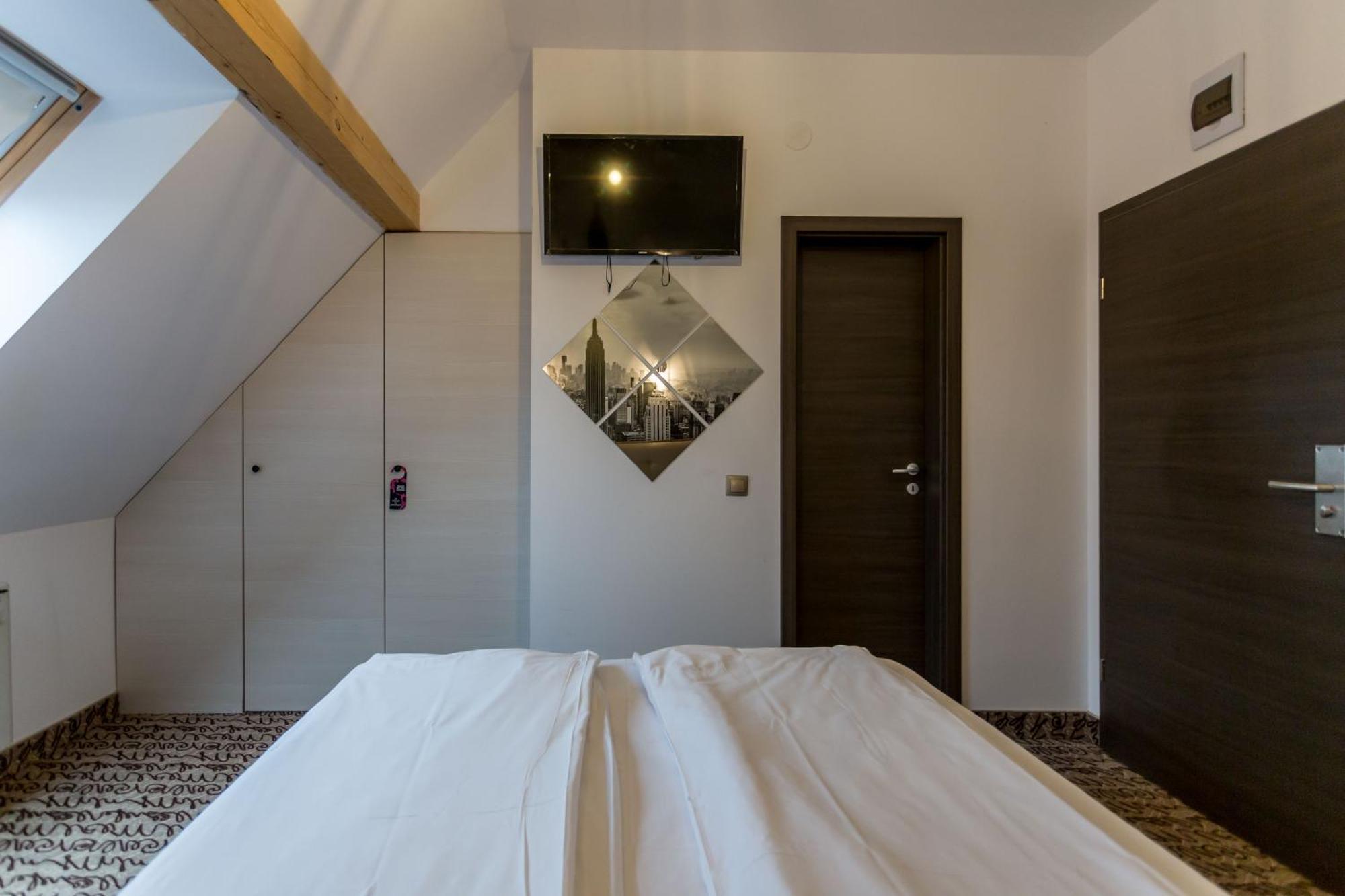 Hotel Bliss سيبيو المظهر الخارجي الصورة